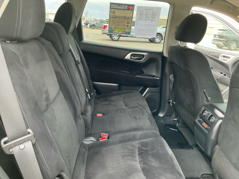 2015 Nissan Pathfinder SV