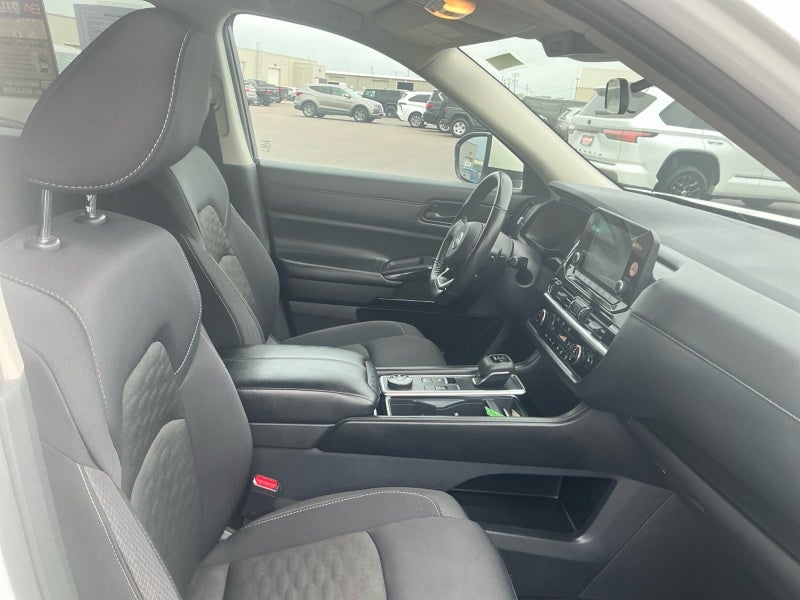2024 Nissan Pathfinder SV 4WD