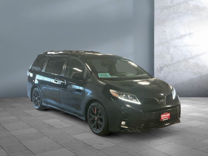 2019 Toyota Sienna SE 8 Passenger