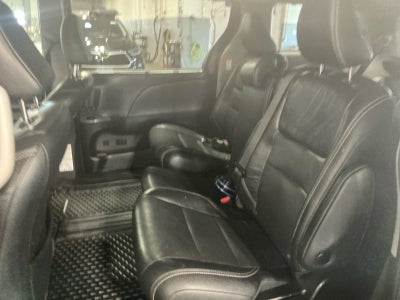 2019 Toyota Sienna SE 8 Passenger