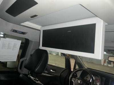 2019 Toyota Sienna SE 8 Passenger