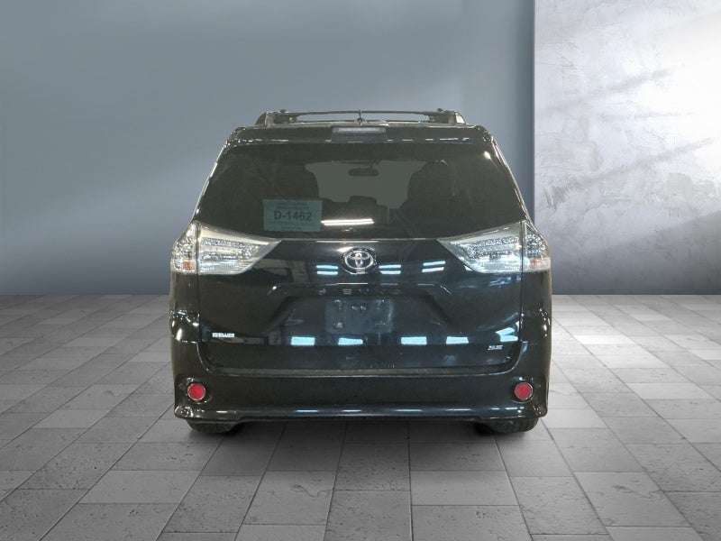 2019 Toyota Sienna SE 8 Passenger
