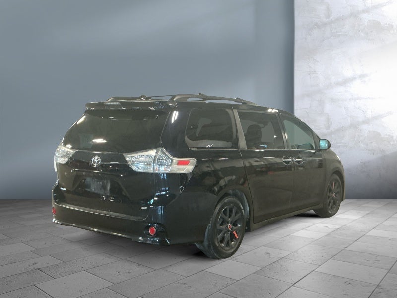 2019 Toyota Sienna SE 8 Passenger