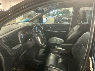 2019 Toyota Sienna SE 8 Passenger