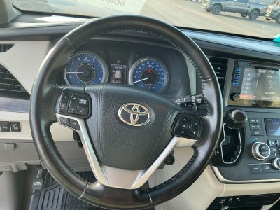 2016 Toyota Sienna XLE 8 Passenger