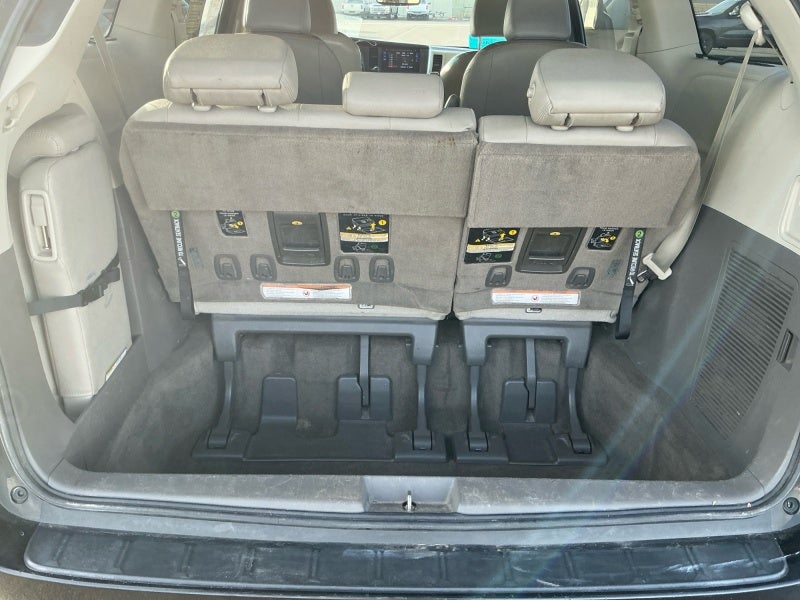2016 Toyota Sienna XLE 8 Passenger