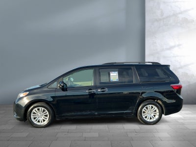 2016 Toyota Sienna XLE 8 Passenger