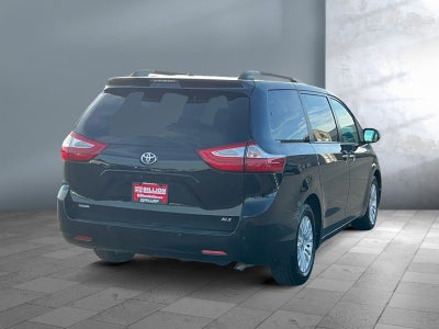 2016 Toyota Sienna XLE 8 Passenger