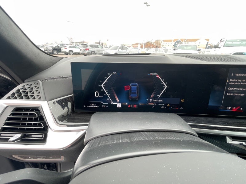 2025 BMW X7 xDrive40i