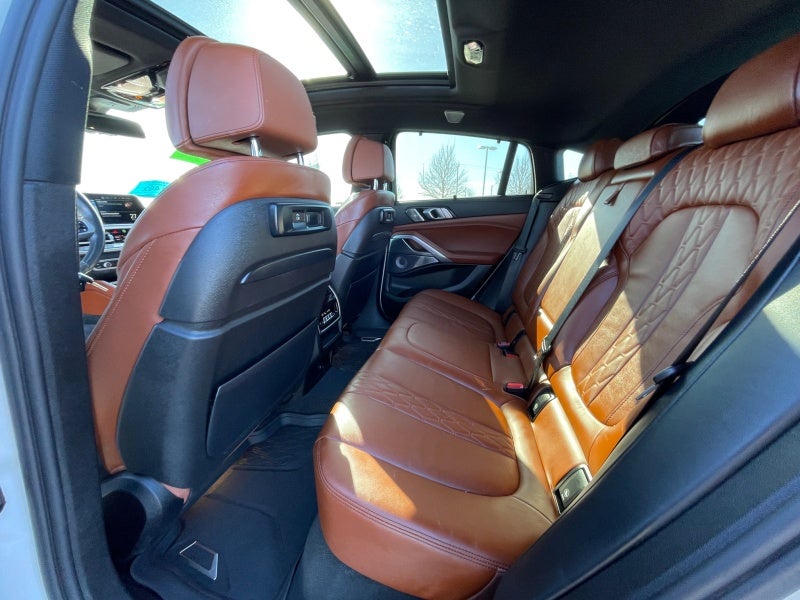 2022 BMW X6 M50i